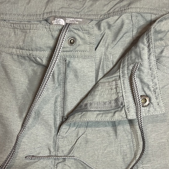 THE North Face women’s shorts. - Picture 4 of 16